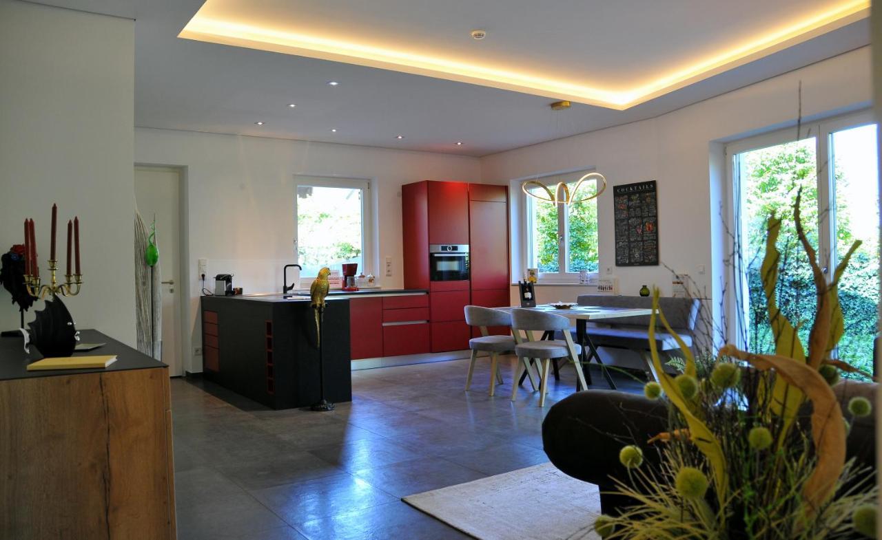 Ruhige Ferienwohnung Mit Garten Und Garage In Privatvilla Marling Exteriör bild