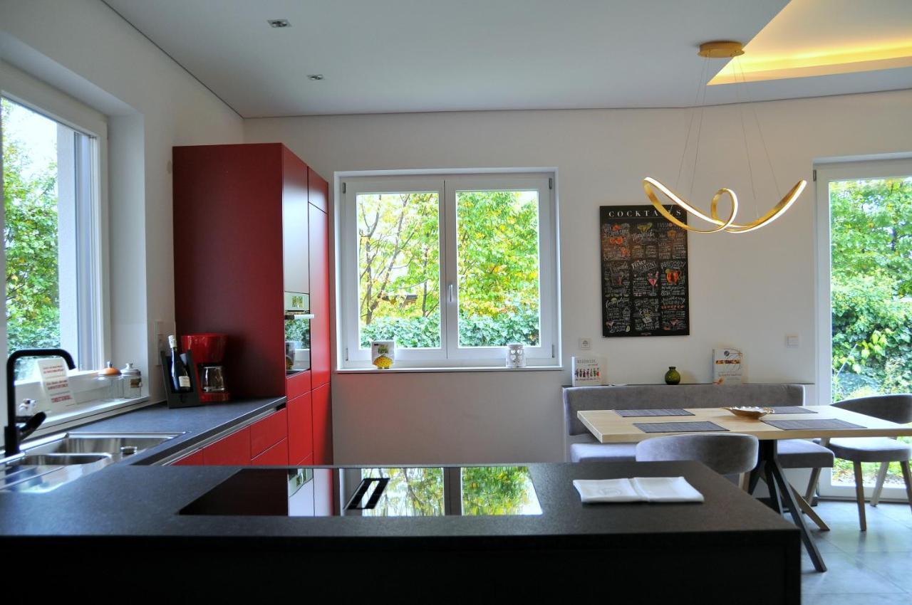 Ruhige Ferienwohnung Mit Garten Und Garage In Privatvilla Marling Exteriör bild