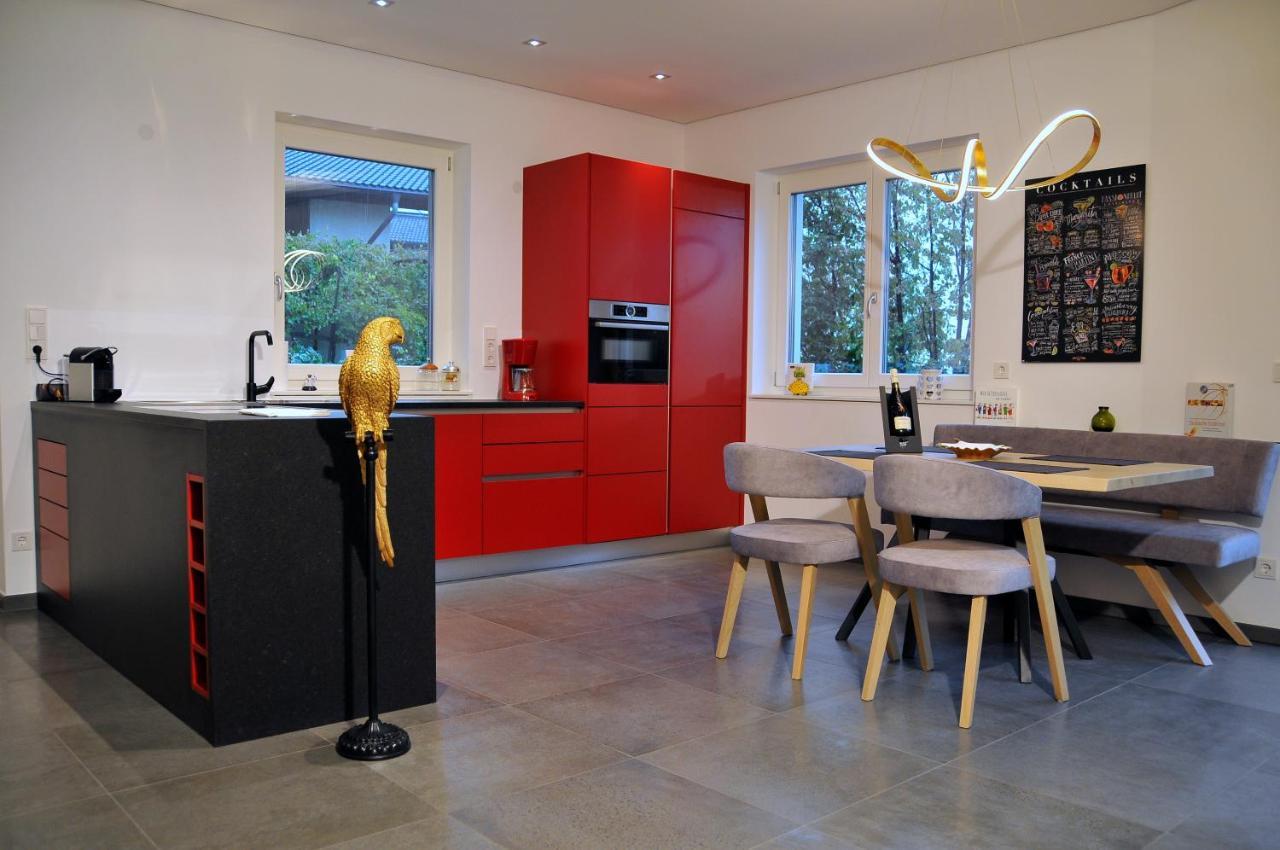 Ruhige Ferienwohnung Mit Garten Und Garage In Privatvilla Marling Exteriör bild